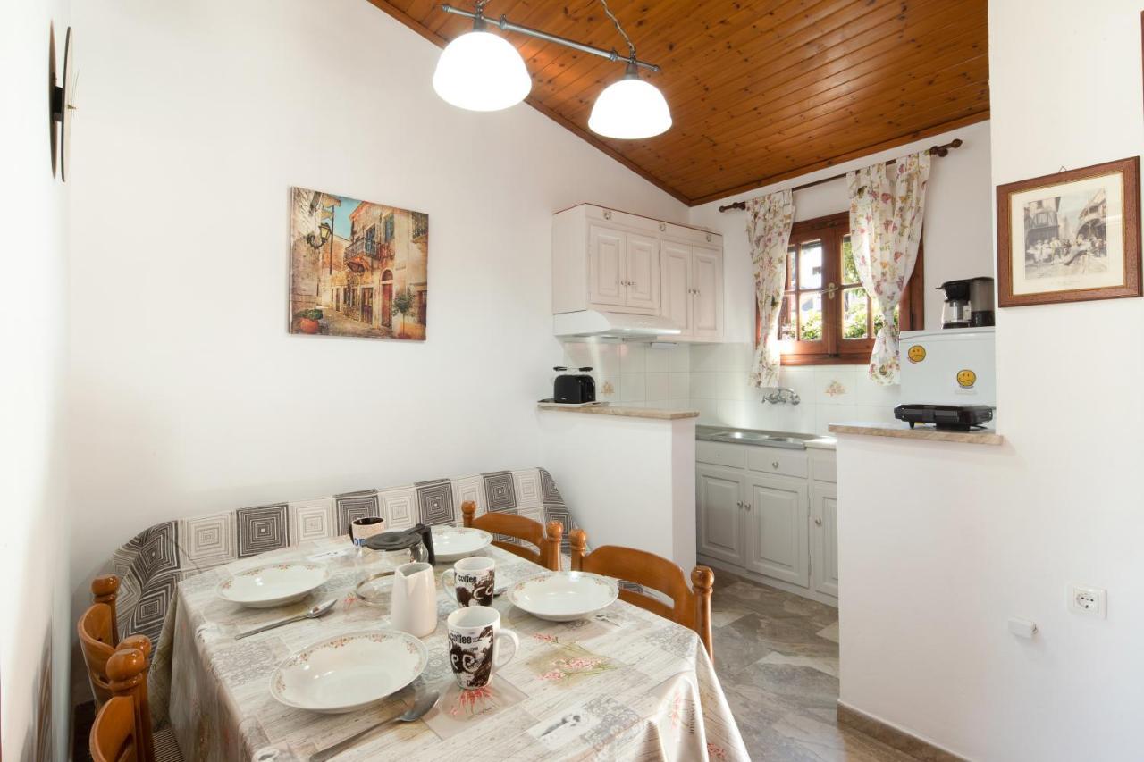 Amalia Cottages 아기오스고르디오스 외부 사진